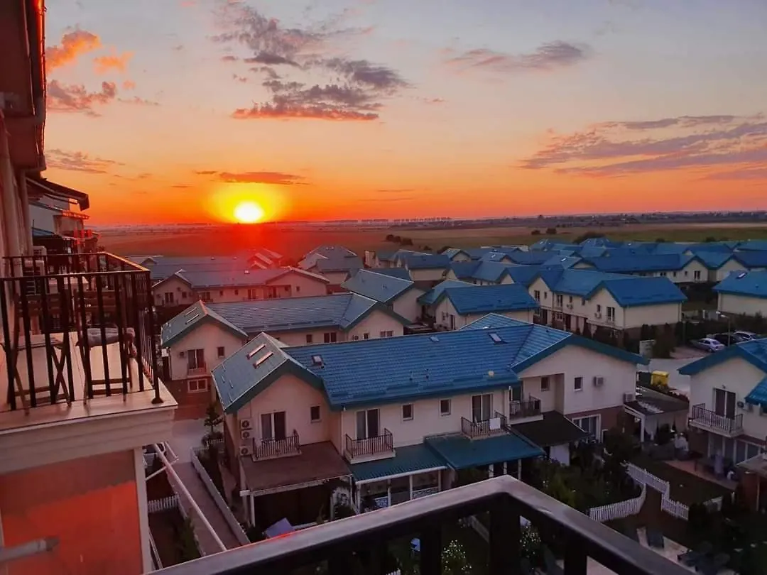 Golden Cosmopolis Apartment Cretuleasca România