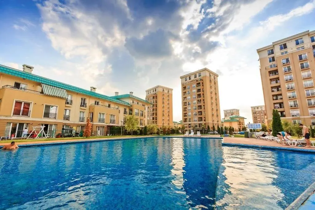 Golden Cosmopolis Apartment Cretuleasca 0*,  România